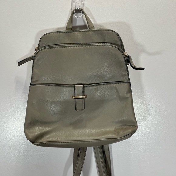 Seven Days Women’s Grey Vegan Faux Leather Small Backpack With Front Pocket - Picture 3 of 14